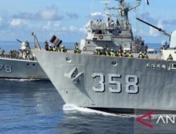 Tiga kapal perang TNI AL edukasi siaga tempur saat jaga Natuna Utara