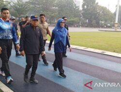 Wapres sempatkan jalan pagi di Lapangan Gasibu Bandung